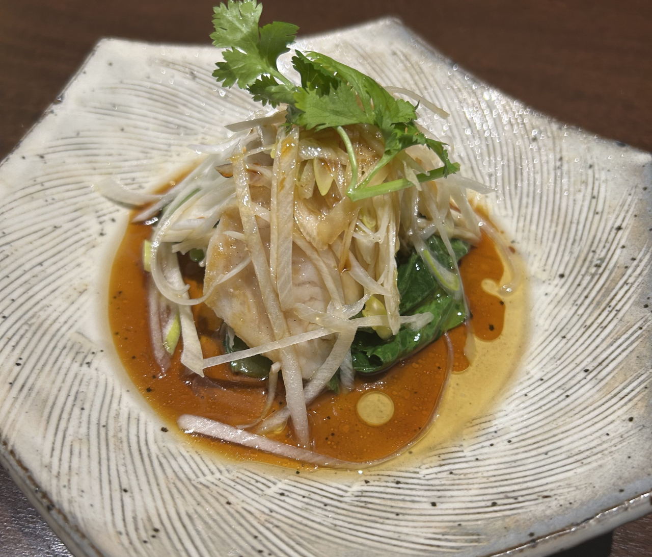 白身魚ナンプラーソース蒸し